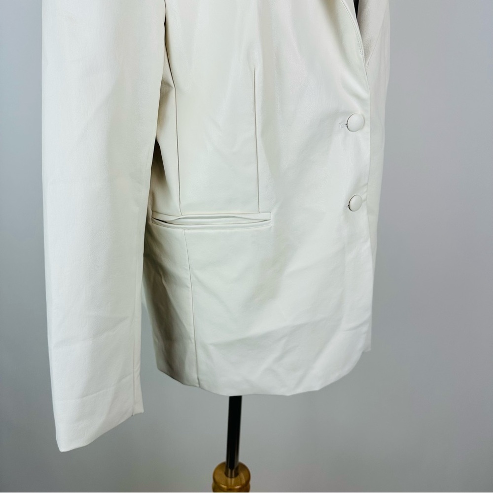 Edikted Anna White Oversized Faux Leather Blazer Size XS - Picture 7 of 16